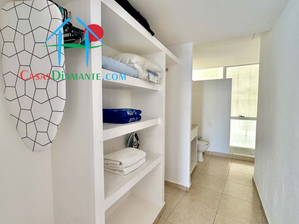 Acqualina Skylife Sur 402 - Recámara principal 6